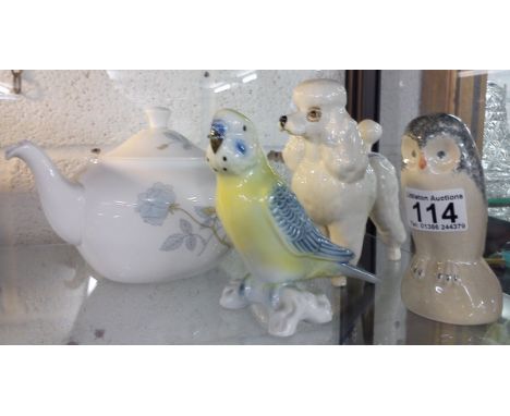  Wedgewood teapot, 2 bird figures & poodle