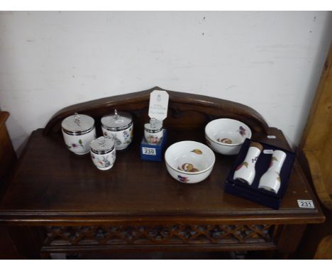 Collection of Royal Worcester 'Evesham' pattern
