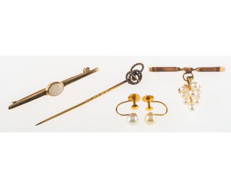 A mixed group of jewellery, including a 9ct gold bar brooch set with an oval opal cabochon, UK hallmark, length approx. 5.0cm