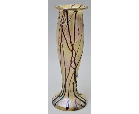 Vase, Böhmen, wohl Pallme-König &amp; Habel, Kosten / Teplitz, um 1900Jugendstil. Farbloses Glas mit Silbergelb-Aufschmelzung