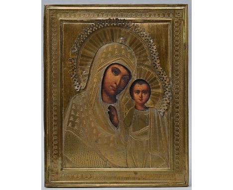 Ikone, Russland, 19. Jh.Gottesmutter von Kasan. Tempera auf Holz, Ausschnittsmalerei, graviertes Messing-Oklad mit gestanzten
