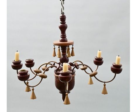 Kleiner Spinnenleuchter, Erzgebirge, Anf. 20. Jh.Holz, Drechselbaluster mit mit sechs s-förmigen Metallarmen mit hölzernen Tü