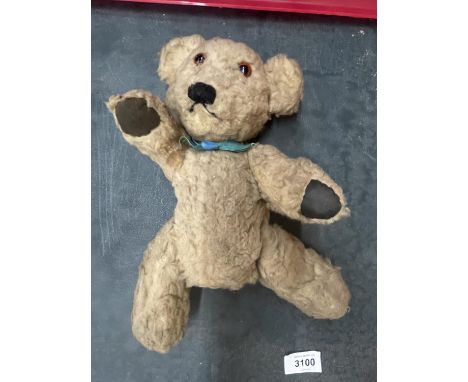 A VINTAGE TEDDY BEAR 