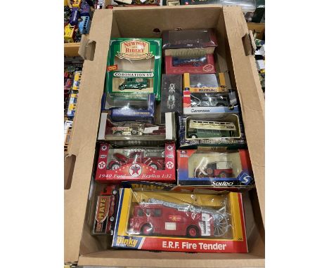 VARIOUS BOXED VEHICLES TO INCLUDE A FIRE ENGINE, 1940 FORD, CORONATION STREET VAN ETC 