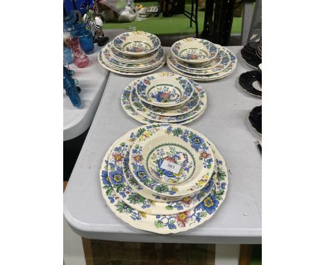 A QUANTITY OF MASON'S 'STRATHMORE' DINNERWARE TO INCLUDE PLATES AND BOWLS 