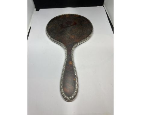 A HALLMARKED BIRMINGHAM SILVER AND TORTOISE SHELL HAND MIRROR 