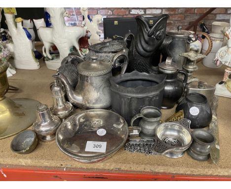 A QUANTITY OF MAINLY SILVER PLATED ITEMS TO INCLUDE TEAPOTS, A QUAICH, CANDLESTICK, PLANTER, FISH GLUG JUG, ETC 