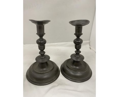 A PAIR OF VINTAGE PEWTER CANDLESTICKS WITH MAKERS MARK 