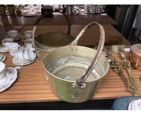 TWO VINTAGE HEAVY BRASS JAM PANS DIAMETER 30CM AND 29CM 