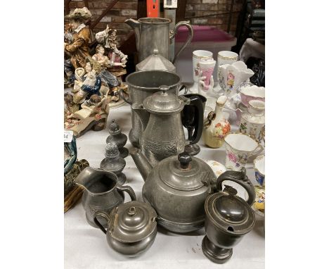 A COLLECTION OF VINTAGE PEWTER ITEMS TO INCLUDE JUGS, TEAPOTS, A TEA CADDY, POTS, ETC 