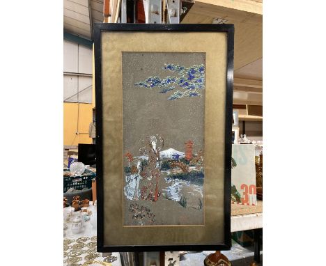 A VINTAGE ORIENTAL WATERCOLOUR OF A JAPENESE SCENE 38CM X 64CM 
