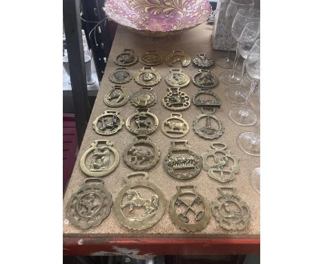 A COLLECTION OF VINTAGE HORSE BRASSES - 24 IN TOTAL 