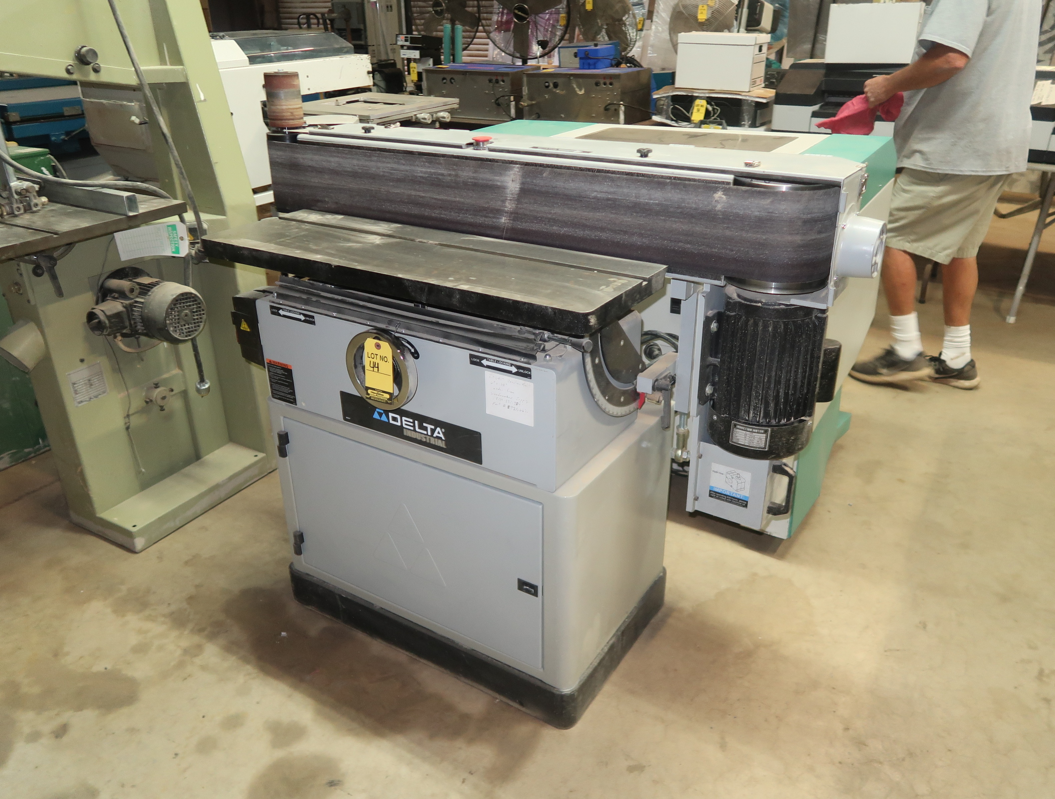 DELTA INDUSTRIAL OSCILLATING EDGE SANDER MDL. 31396