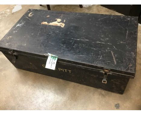 Antique tin trunkCondition report: Width-90.5cm&nbsp;Depth-48cmHeight-29cm
