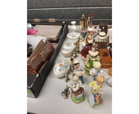 Selection of collectable China including Royal Worcester figures, Royal Doulton figures, Wade Whimsies etc