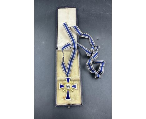 Third Reich Mothers Cross Medal in Gold with Original Case, good example of a gold grade medal with enamel centre. Complete w