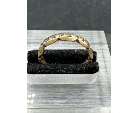 A 9ct gold eternity ring, approximate total weight 2.2g, size P1/2