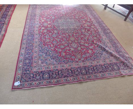 A red ground very find handmade Persian Keshan carpet - 3.30 m x 2.30 m 