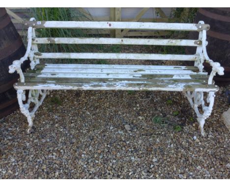 An ornate cast iron slatted garden bench with serpent and gun dog detail - Width 1.6m 