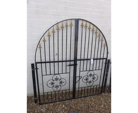 A pair of wrought iron arched gates - Height 1.68 m x Width 162 m with brackets 