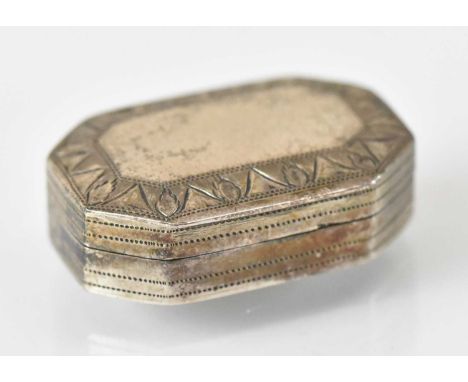 SAMUEL PEMBERTON; a small George III hallmarked silver vinaigrette with elaborate pierced gilt interior, Birmingham 1802, 3 x