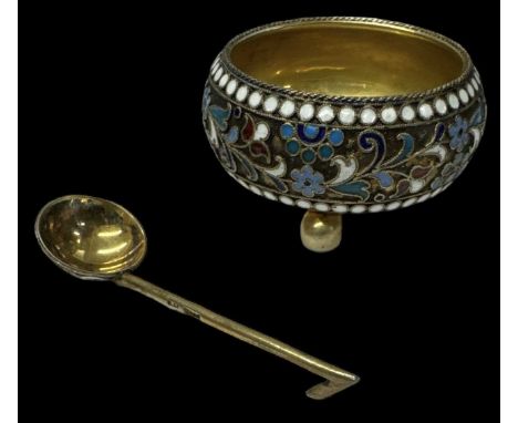 A Russian 84 grade silver cloisonné enamel salt, diameter 4.5cm, with matching 84 grade silver cloisonné enamel condiment spo