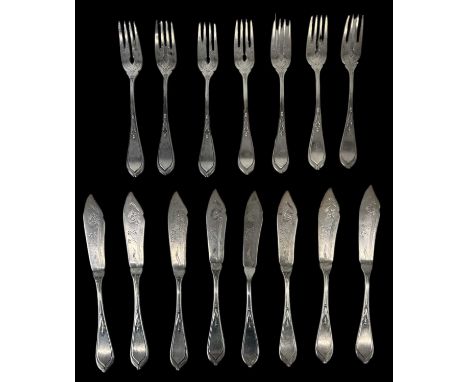 A set of eight French silver fish knives and forks (one fork missing), circa 1910, combined approx 23.1ozt/720g.Provenance: T