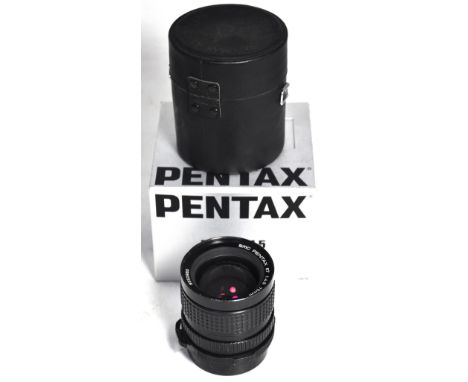 A Pentax 67 75mm wide angle lens complete with box and hard carrying case.  CONDITION REPORT Lens serial number 8550980, opti