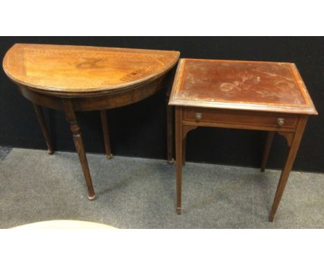 An Edwardian mahogany hall table, satinwood banding to top, single drawer to frieze, tapered square legs, boxwood stringing t