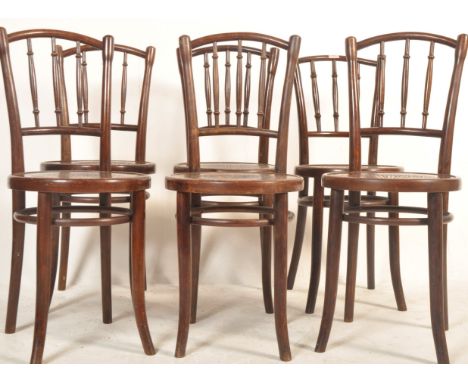 Michael Thonet - A set of six vintage retro early 20th century circa 1920’s Thonet bentwood cafe / bistro dining chairs. The 