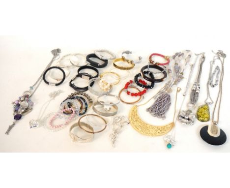 SELECTION OF COSTUME JEWELLERY BRACELETS AND NECKLACES
including silver pendants and chains, silver bangles and bracelets, a 
