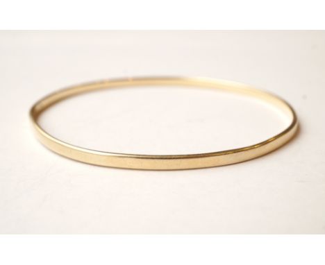 NINE CARAT GOLD BANGLE
approximately 8.9 grams
