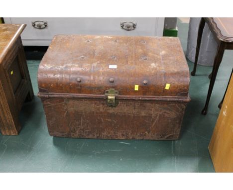 Metal trunk