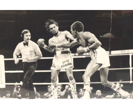 Boxing: framed Sugar Ray Leonard montage with signed photograph and CoA from Autograph Art, 80 x 48 cm. Not available for in-