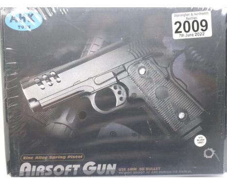 New and boxed airsoft Glock BB pistol. P&amp;P Group 1 (£14+VAT for the first lot and £1+VAT for subsequent lots) 