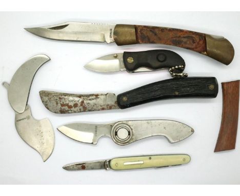 Six mixed folding knives to include stainless steel examples. P&amp;P Group 2 (£18+VAT for the first lot and £3+VAT for subse