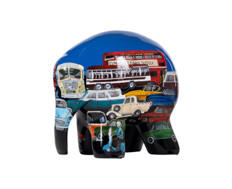 This sculpture gives a nod to the Ipswich toFelixstowe Historic Vehicle Run. The event isorganised by volunteers at the Ipswi