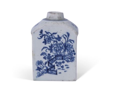 Lowestoft tea caddy decorated with a version of the Worcester fence pattern with pseudo hatched crescent to base, 10cm high
