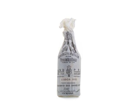 ROYAL OPORTO 1977 VINTAGE PORT 20% ABV / 75cl