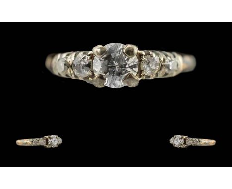 Ladies Pleasing 18ct Gold Diamond Set Ring - Marked 18ct To Interior Of Shank. The Central Round Faceted Diamond Of Good Colo