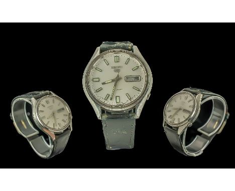 Seiko 5 Gents Steel Cased Automatic Wrist Watch. c.1960's. Features Day / Date Display Window, Luminous Markers Hands. Case /