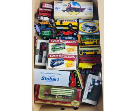 Tray of Assorted Die-Cast Buses &amp; Trucks, Mixture of Boxed &amp; Unboxed Examples by Various Manufacturers. P&amp;P Group
