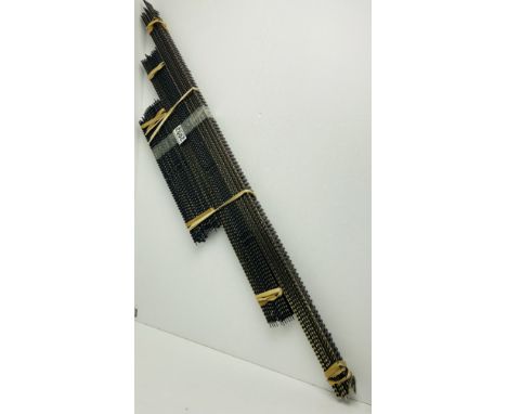38x Hornby &amp; Peco OO Gauge Assorted Straight Track Sections 8x 90cm, 12x 68cm, 18 x 34 cm. P&amp;P Group 2 (£18+VAT for t
