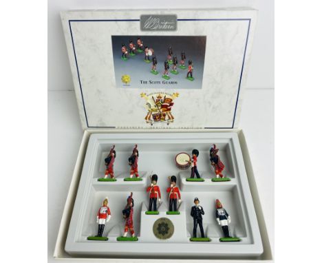 Britains 8305 Scots Guards Ten Piece Band Set - Condition Report: Good - Excellent, Few figurines are from the wrong set Boxe