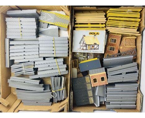 60x Hornby Platform Sections &amp; Further Accessories &amp; Building Parts - See Picture P&amp;P Group 3 (£25+VAT for the fi