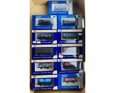 11x Dapol Assorted Goods Wagons All Boxed P&amp;P Group 2 (£18+VAT for the first lot and £3+VAT for subsequent lots) 