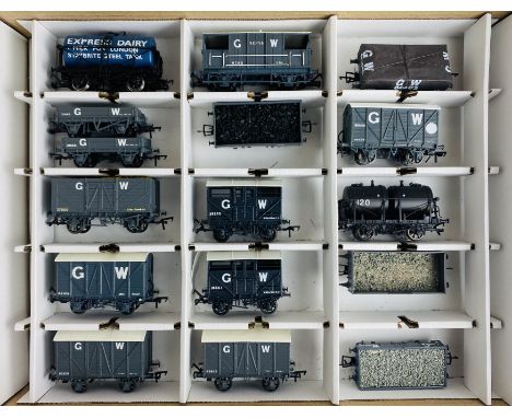 16x Kit Built OO Gauge Assorted Freight Wagons - Supplied in Bachmann Storage Box P&amp;P Group 3 (£25+VAT for the first lot 