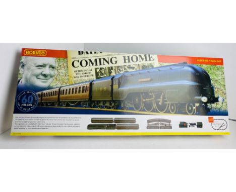 Hornby R1060 'Coming Home' Train Set Mint Boxed Ex Shop Stock with Outer Mailer Box P&amp;P Group 3 (£25+VAT for the first lo
