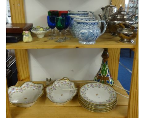 A mixed lot, Shelley Intarsio table lamp,  three graduated blue and white jugs, part dinner wares, wine glasses, art pottery 