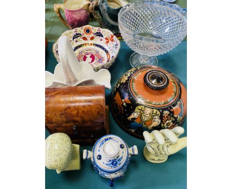 A mixed collection comprising of: a large pedestal glass bowl, 25cms diameter x 22cms high, a ceramic vase in the form of a b